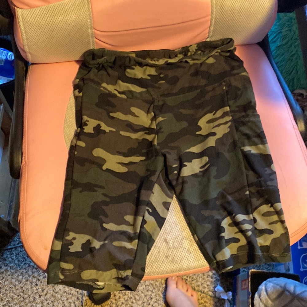 These are camel bike shorts they have two pockets one on each side